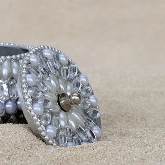 Pierced or Pretty - Picture 3 of 3